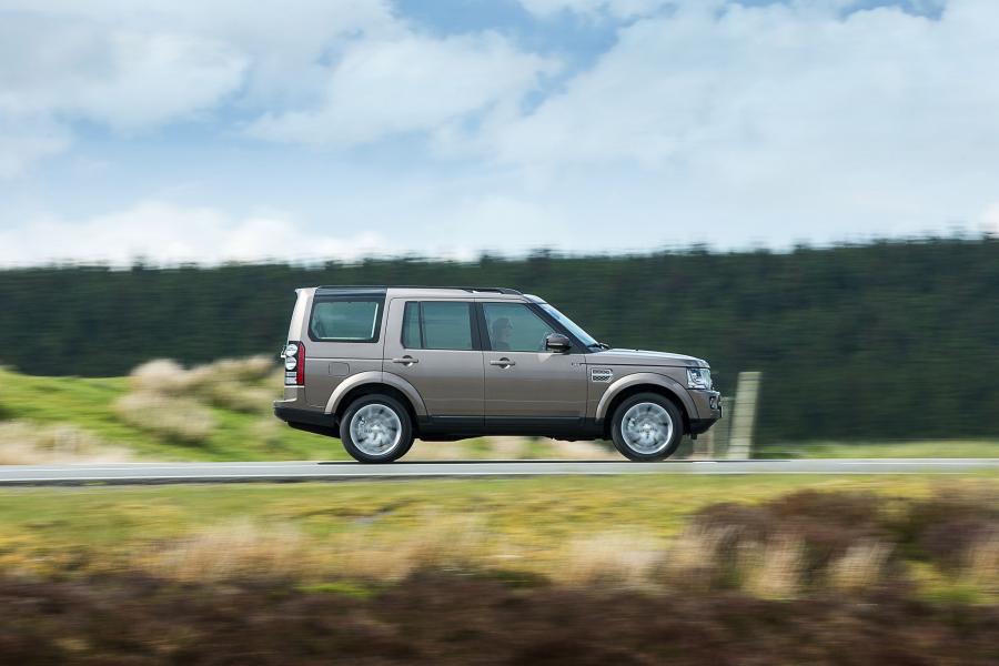  Land Rover Discovery 2015 года  (фото 8 из 22)